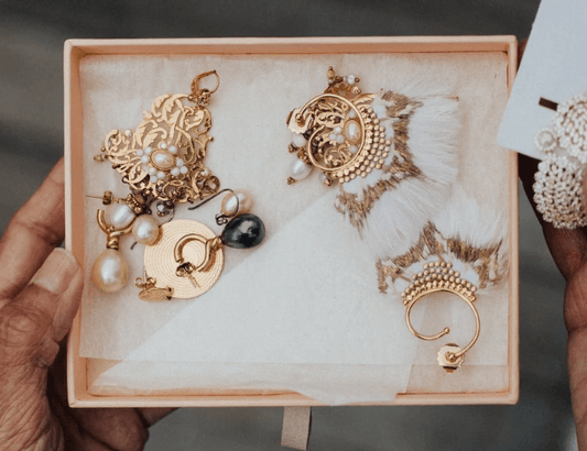 HOW TO STORE YOUR JEWELRY SO IT WON'T TARNISH